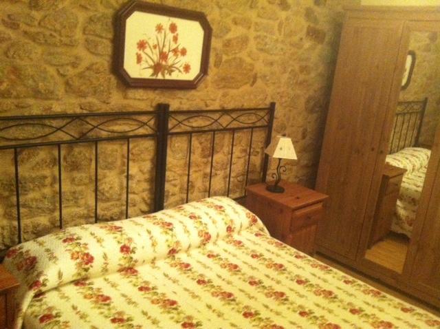 Pension A Cochera Ferrol Room photo