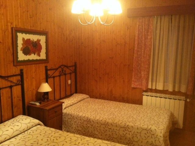 Pension A Cochera Ferrol Room photo