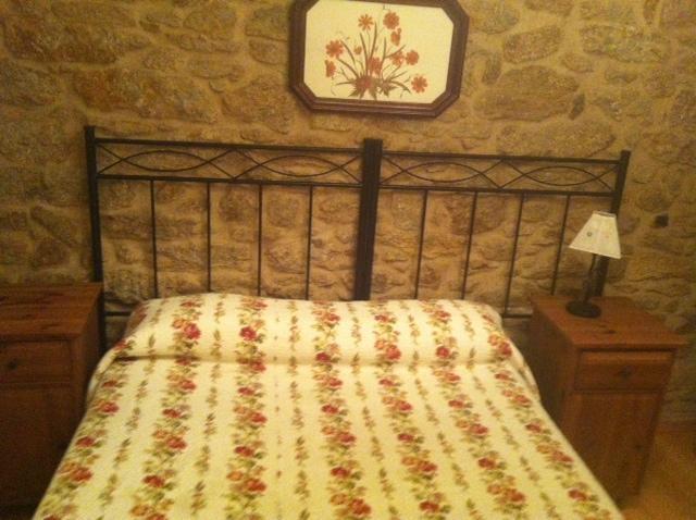 Pension A Cochera Ferrol Room photo