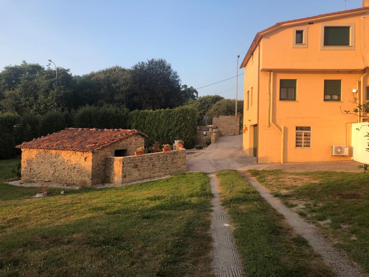 Pension A Cochera Ferrol Exterior photo